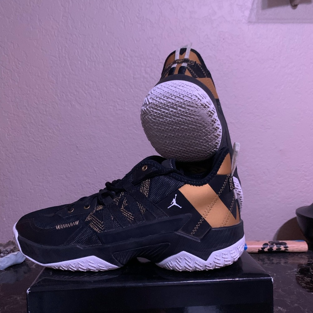 Jordan one take 2 shoes very nice and perfect for any collector